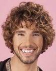 Sporty hairdo for men with curls