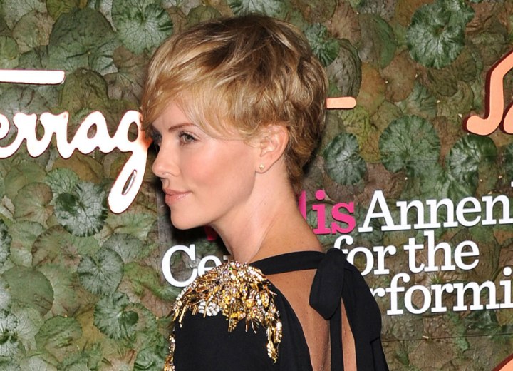 Charlize Theron's stress free pixie hairstyle