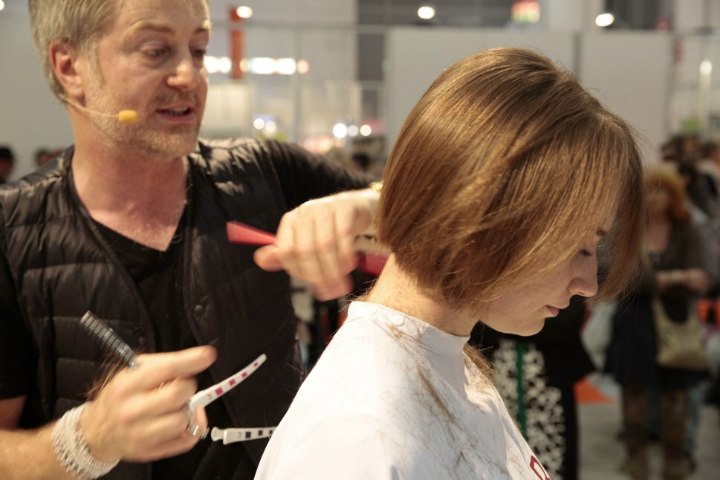 How to cut a bob at Top Hair Düsseldorf