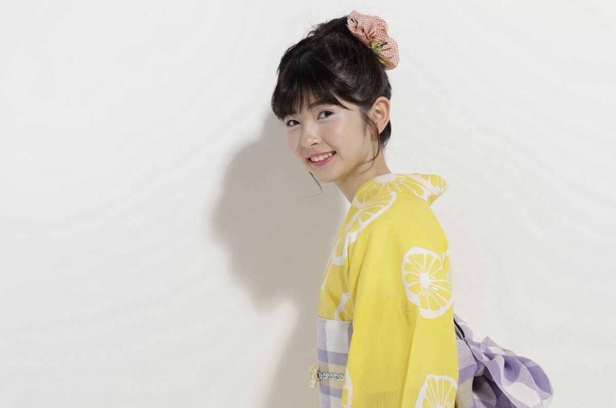 How To Create A Trendy Yukata Hairstyle Makeup Look Kimono Look How To Create A Trendy Yukata Hairstyle Makeup Look Kimono Look