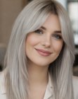 Cabelo loiro platinado longo e liso