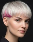 Corte tigela loiro com um toque rosa