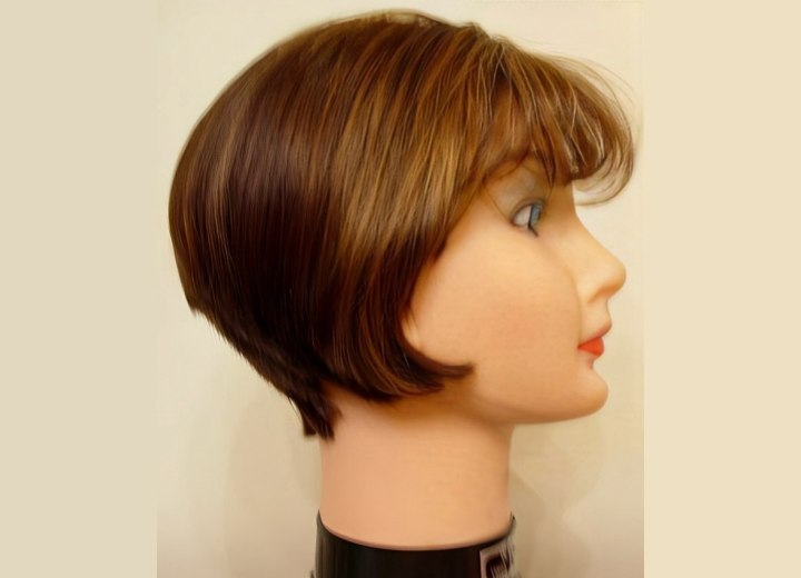 Back-angled bob - Side view