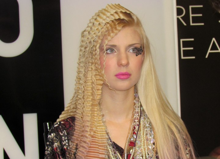 How to crimp hair with a crimping iron