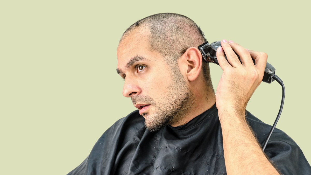 The head shaving process and the maintenance of a shaved head