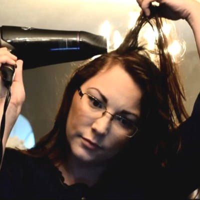 Straightening hair with a blow dryer