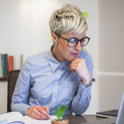 Career woman wearing a buttoned shirt