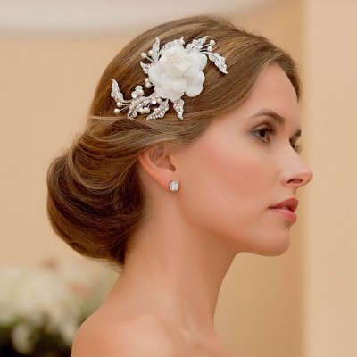 Hair accessory with crystals and pearls