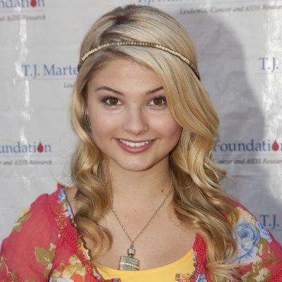 Stefanie Scott hair