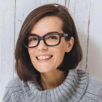 Brunette woman wearing glasses