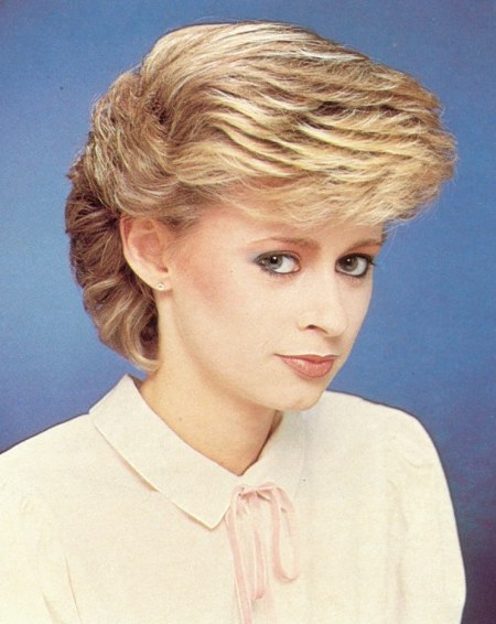 Eighties hairstyle with longer top hair