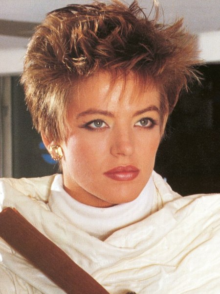 Short 80s haircut with spiky hair