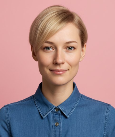 Pixie cut with a sleek silhouette and softness