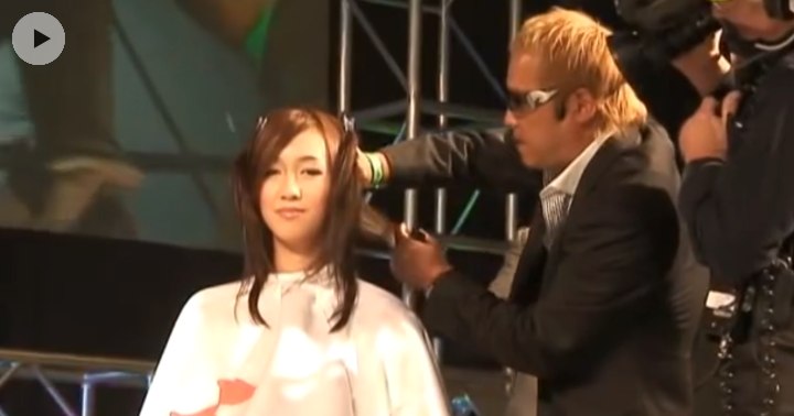 Long hair cutting on stage